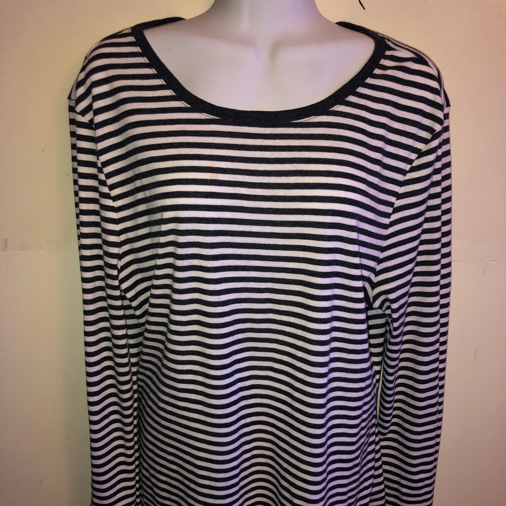 Old Navy Women’s long sleeve perfect tee